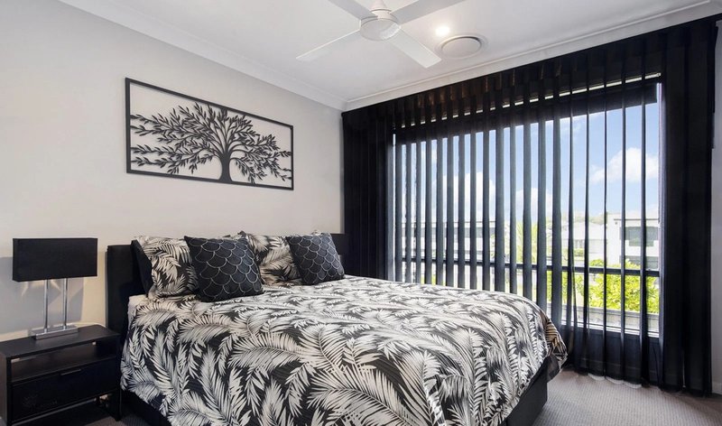 Photo - 27/1 Citron Crescent, Helensvale QLD 4212 - Image 11