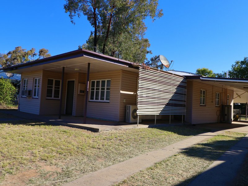 Photo - 271 Edwardes Street, Roma QLD 4455 - Image 2