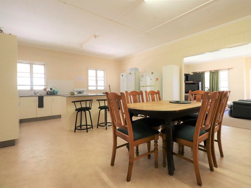 Photo - 271 Edwardes Street, Roma QLD 4455 - Image 4