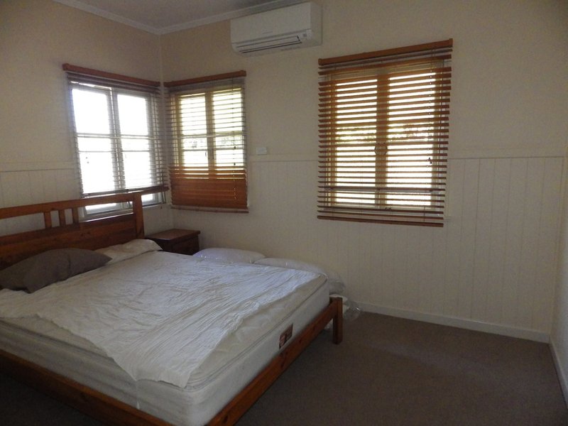 Photo - 271 Edwardes Street, Roma QLD 4455 - Image 11