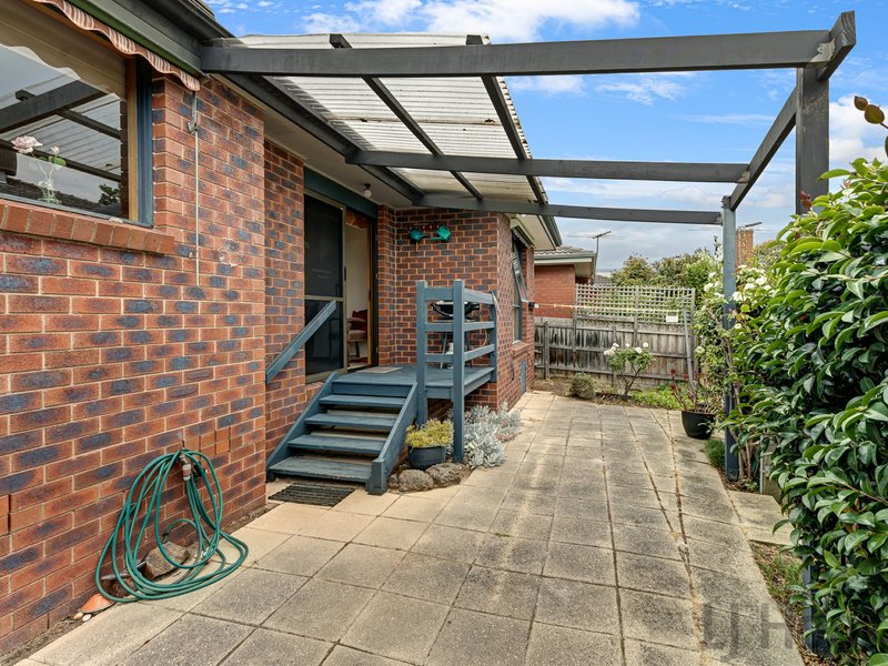 Photo - 2/71 Essex Road, Mount Waverley VIC 3149 - Image 13