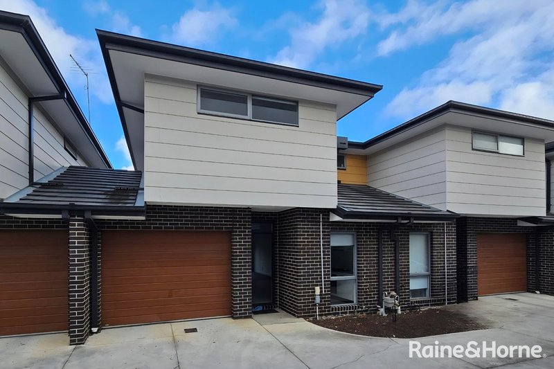 Photo - 2/71 Fox Street, St Albans VIC 3021 - Image 1