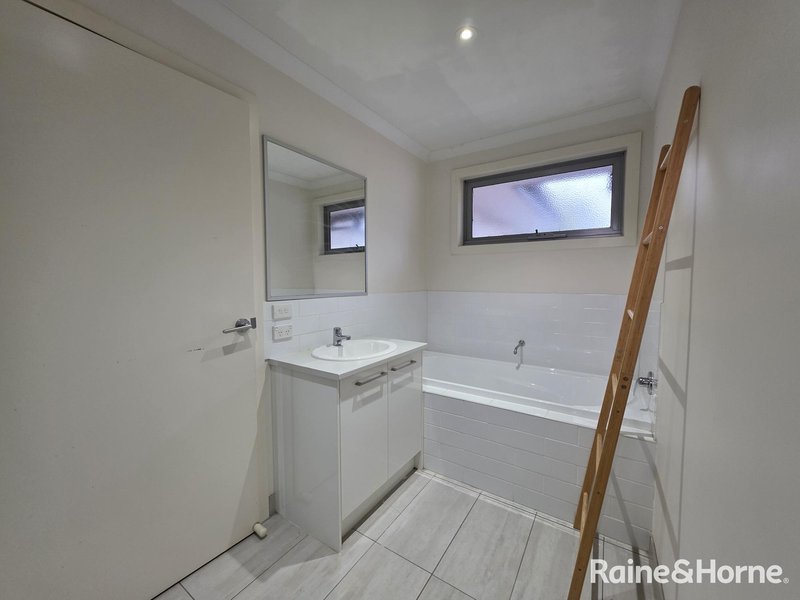 Photo - 2/71 Fox Street, St Albans VIC 3021 - Image 8