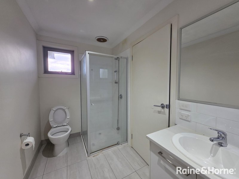 Photo - 2/71 Fox Street, St Albans VIC 3021 - Image 9