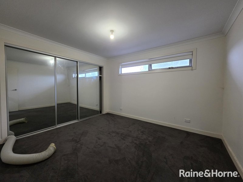 Photo - 2/71 Fox Street, St Albans VIC 3021 - Image 10
