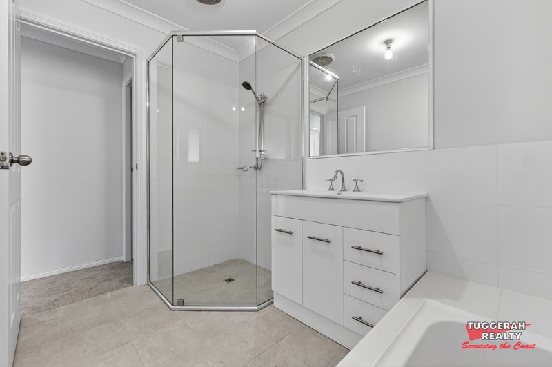 Photo - 27/1 Hillview Crescent, Tuggerah NSW 2259 - Image 6