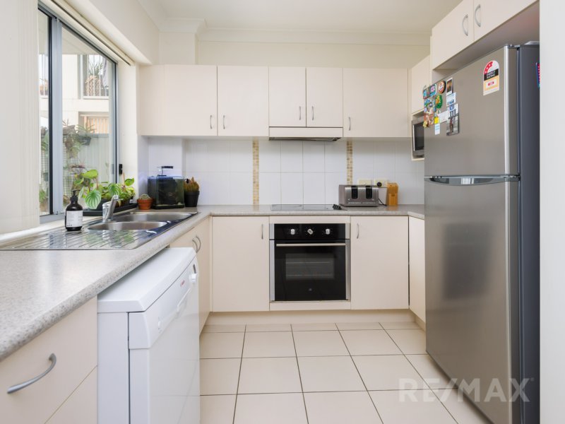 Photo - 27/1 Hinterland Dr , Mudgeeraba QLD 4213 - Image 1