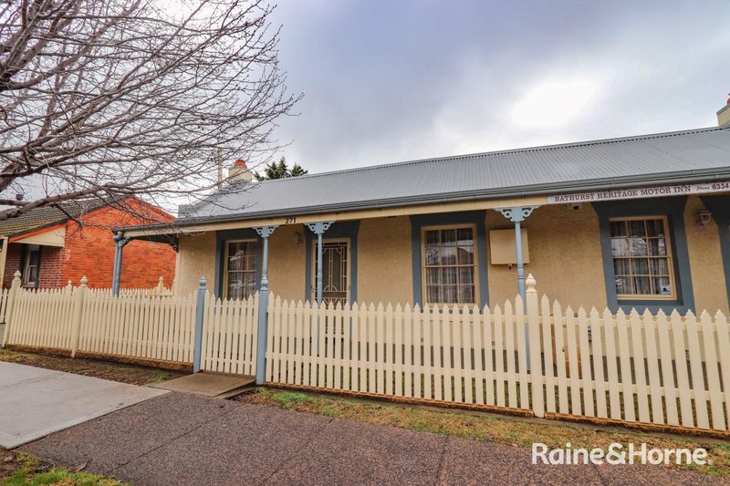 271 Howick Street Furnished , Bathurst NSW 2795