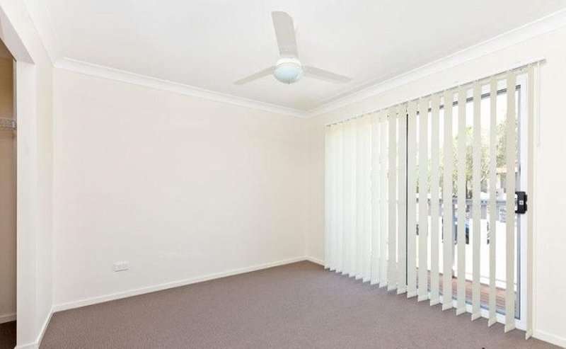 Photo - 2/71 Joffre Street, Wynnum QLD 4178 - Image 4