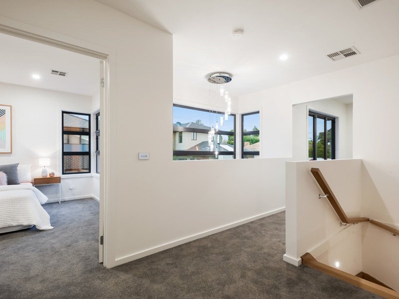 Photo - 2/71 Junction Road, Nunawading VIC 3131 - Image 6