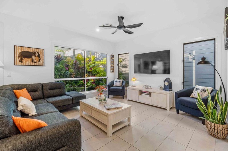 Photo - 27/1 Latitude Boulevard, Nikenbah QLD 4655 - Image 3