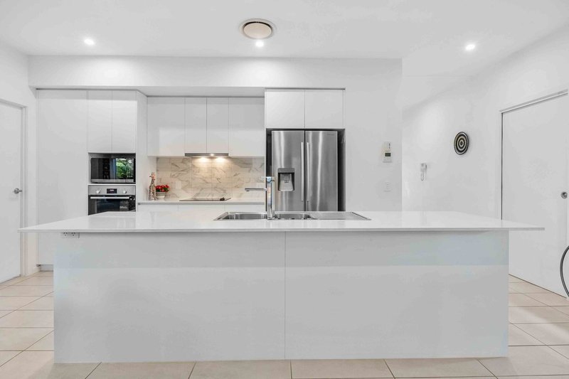 Photo - 27/1 Latitude Boulevard, Nikenbah QLD 4655 - Image 6