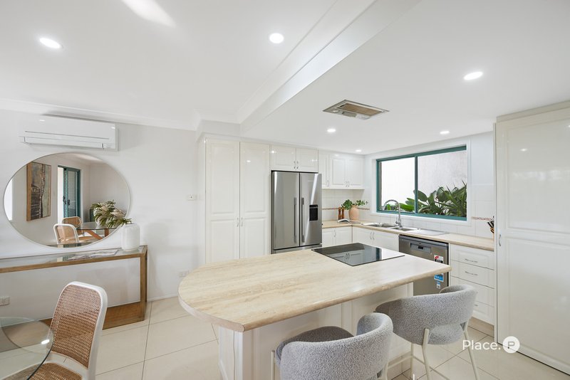 Photo - 2/71 Miles Street, Hawthorne QLD 4171 - Image 9