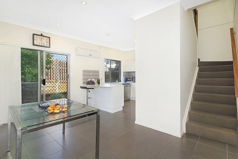 Photo - 27/10 Yugumbir Street, Richlands QLD 4077 - Image 2