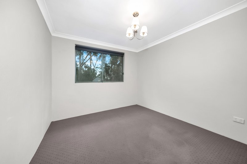 Photo - 27/11-13 Fourth Avenue, Blacktown NSW 2148 - Image 5