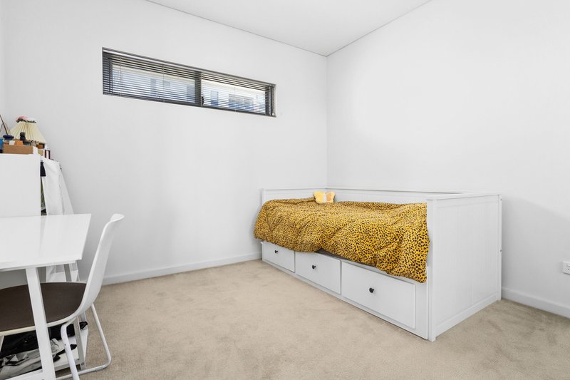 Photo - 27/11 Signal Terrace, Cockburn Central WA 6164 - Image 11