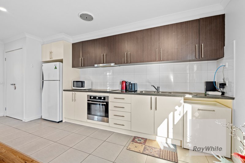 Photo - 27/12 Kirkland Court, Epping VIC 3076 - Image 3