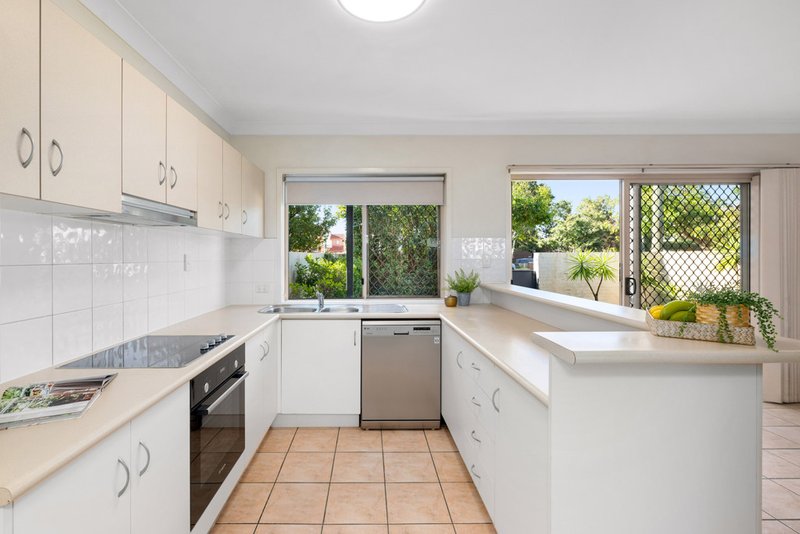 Photo - 2/713 Wynnum Road, Morningside QLD 4170 - Image 3