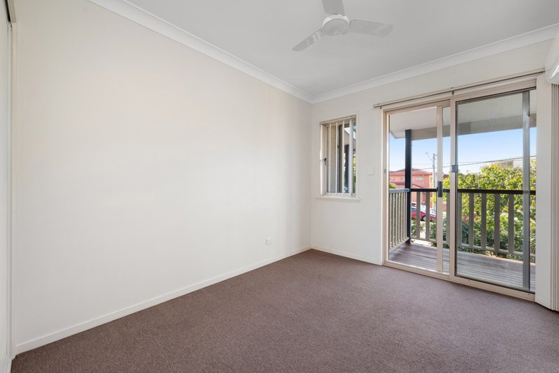 Photo - 2/713 Wynnum Road, Morningside QLD 4170 - Image 9