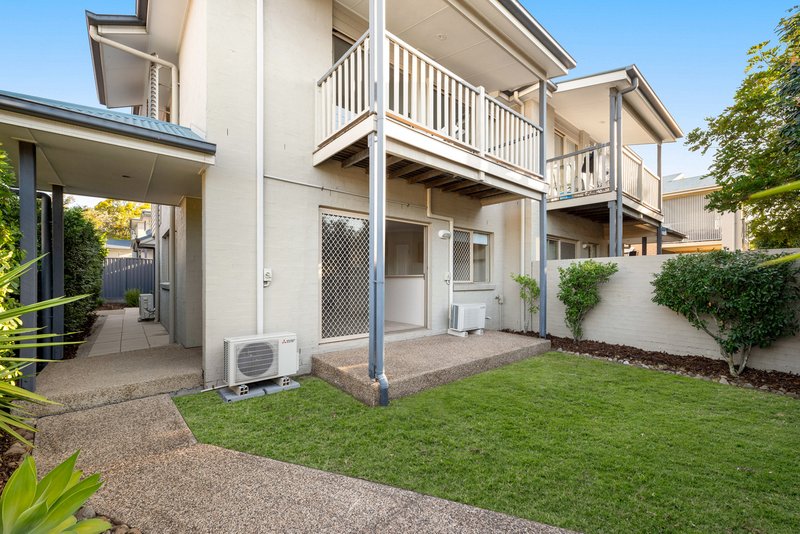 Photo - 2/713 Wynnum Road, Morningside QLD 4170 - Image 9