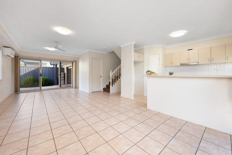 Photo - 2/713 Wynnum Road, Morningside QLD 4170 - Image 15