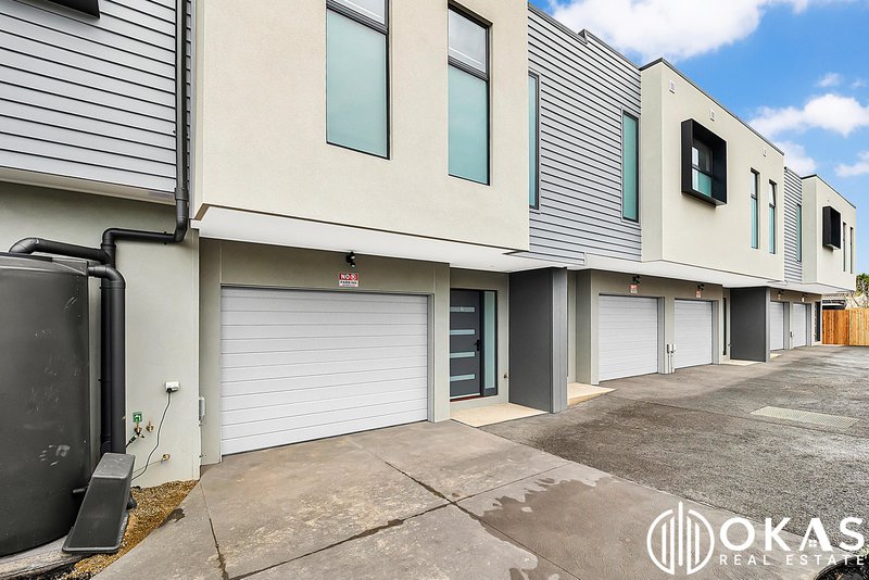 Photo - 2/715 Stud Road, Scoresby VIC 3179 - Image 3