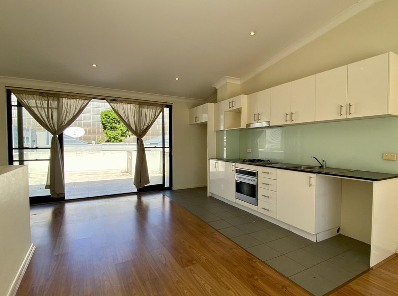 Photo - 27/16-24 Dunblane Street, Camperdown NSW 2050 - Image 2