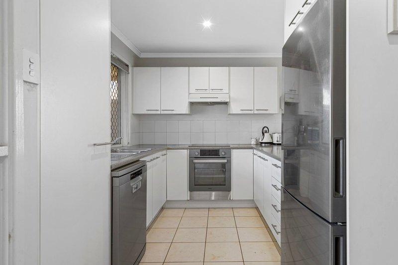 Photo - 27/16 Stay Place, Carseldine QLD 4034 - Image 5