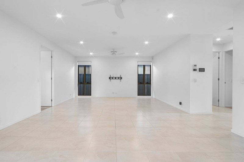 Photo - 27/176 Torrens Road, Caboolture South QLD 4510 - Image 10