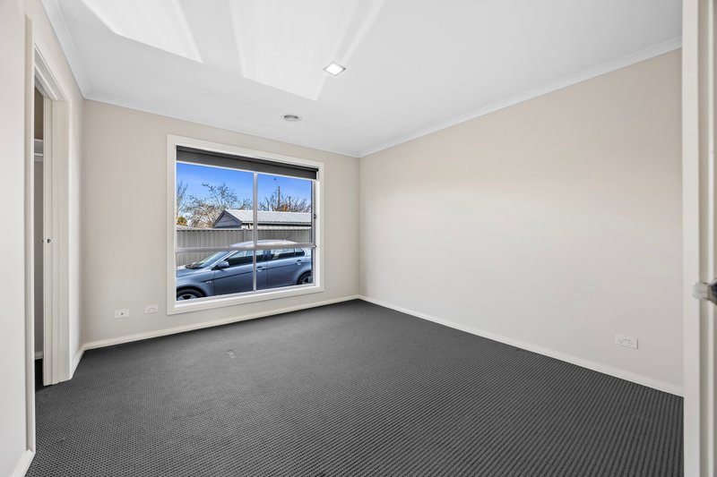 Photo - 2/719 Skipton Street, Redan VIC 3350 - Image 10