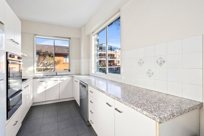 Photo - 2/72-74 Corrimal Street, Wollongong NSW 2500 - Image 5