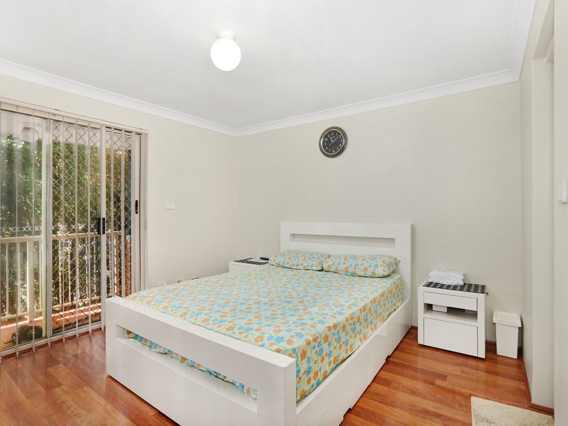 Photo - 2/72-74 Meredith Street, Bankstown NSW 2200 - Image 4