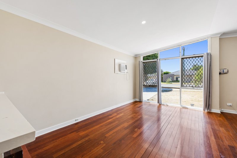 Photo - 272 Belgravia Street, Cloverdale WA 6105 - Image 5