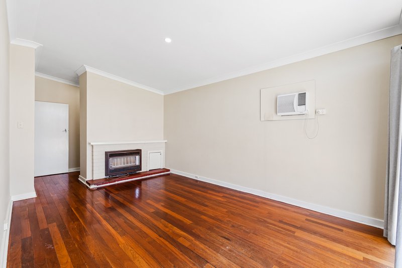 Photo - 272 Belgravia Street, Cloverdale WA 6105 - Image 6