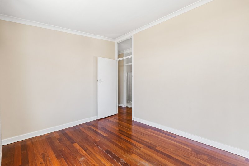 Photo - 272 Belgravia Street, Cloverdale WA 6105 - Image 8