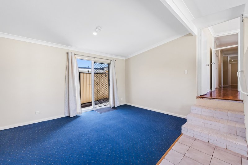 Photo - 272 Belgravia Street, Cloverdale WA 6105 - Image 15