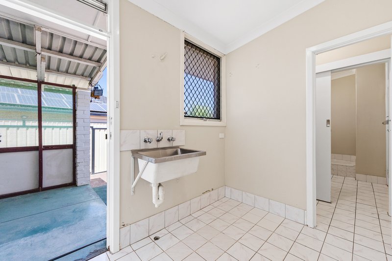 Photo - 272 Belgravia Street, Cloverdale WA 6105 - Image 22