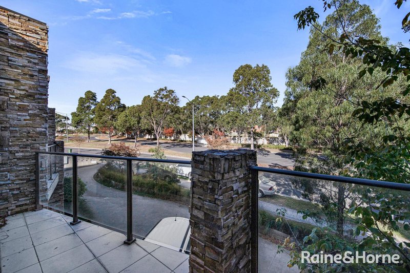 Photo - 2/72 Lynbrook Boulevard, Lynbrook VIC 3975 - Image 11