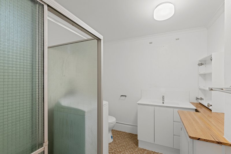 Photo - 2/72 Markwell Street, Hamilton QLD 4007 - Image 7