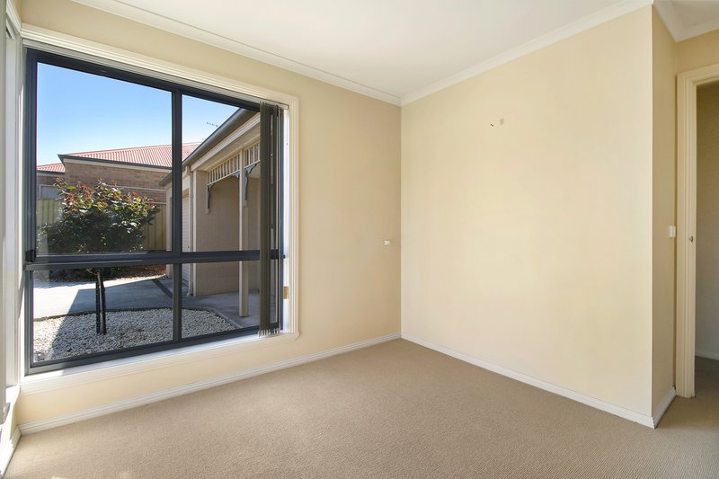 Photo - 2/72 Nightingale Avenue, West Wodonga VIC 3690 - Image 7