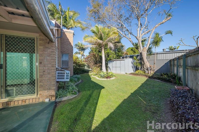 Photo - 2/72 Oleander Drive, Bongaree QLD 4507 - Image 2