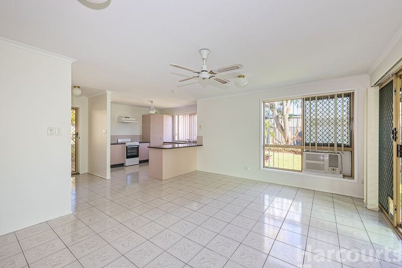 Photo - 2/72 Oleander Drive, Bongaree QLD 4507 - Image 7