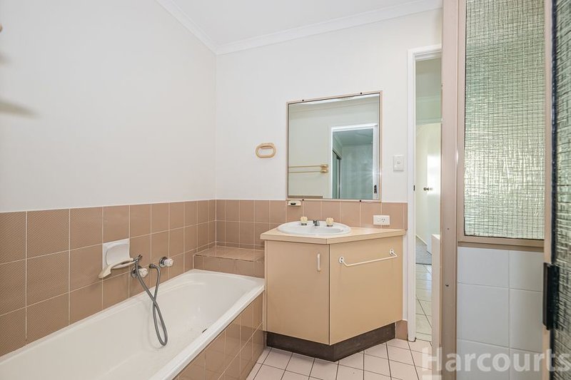 Photo - 2/72 Oleander Drive, Bongaree QLD 4507 - Image 9