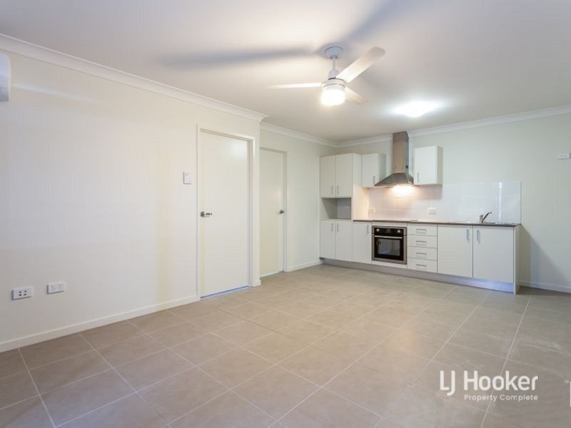 2/72 Stormbird Street, Redbank Plains QLD 4301