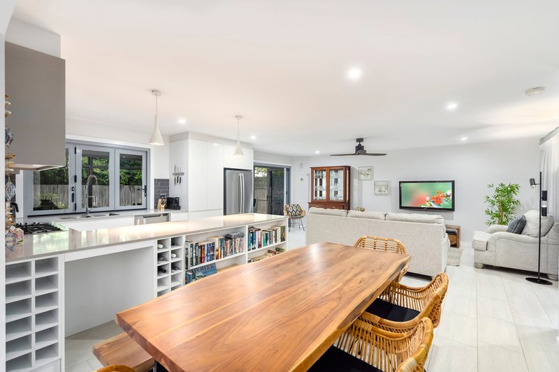 Photo - 2/72 Third Avenue, Palm Beach QLD 4221 - Image 2