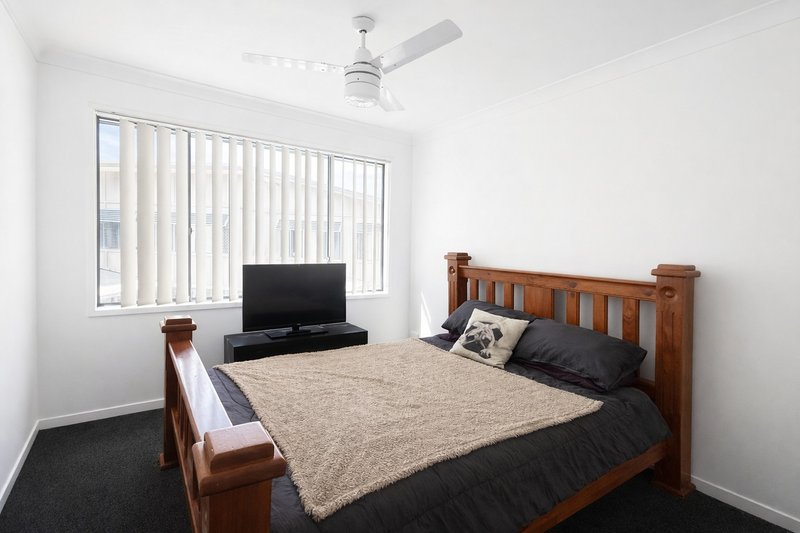 Photo - 2/72 Webster Road, Deception Bay QLD 4508 - Image 8