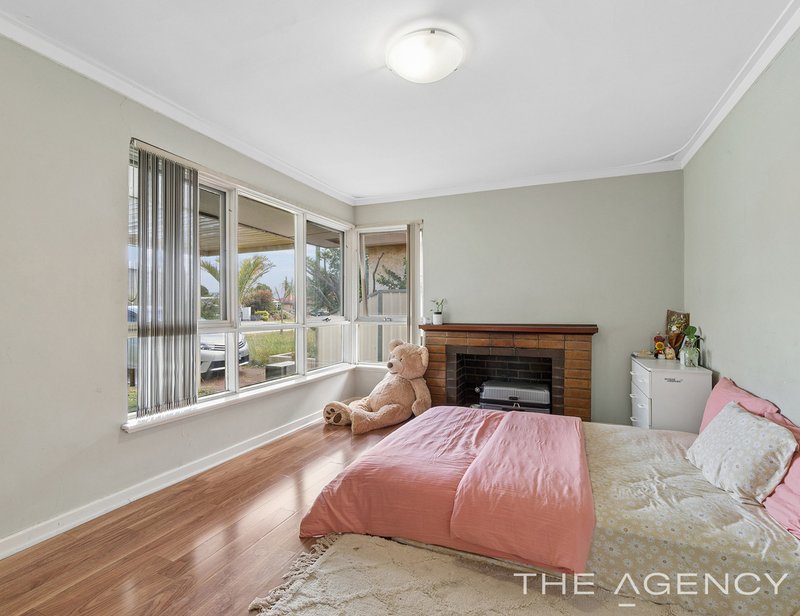 Photo - 272 Wright Street, Cloverdale WA 6105 - Image 4