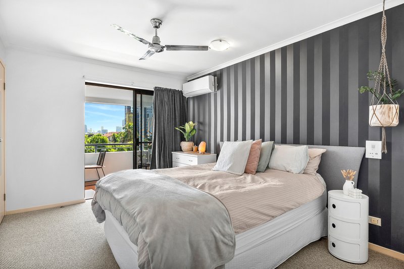 Photo - 27/20-26 Illawong Street, Surfers Paradise QLD 4217 - Image 4