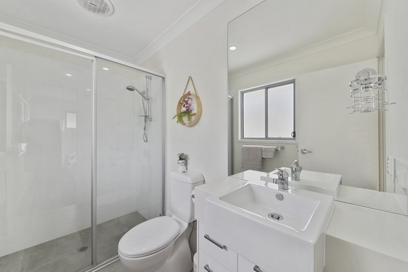 Photo - 27/20 Eminence Lane, Bridgeman Downs QLD 4035 - Image 8