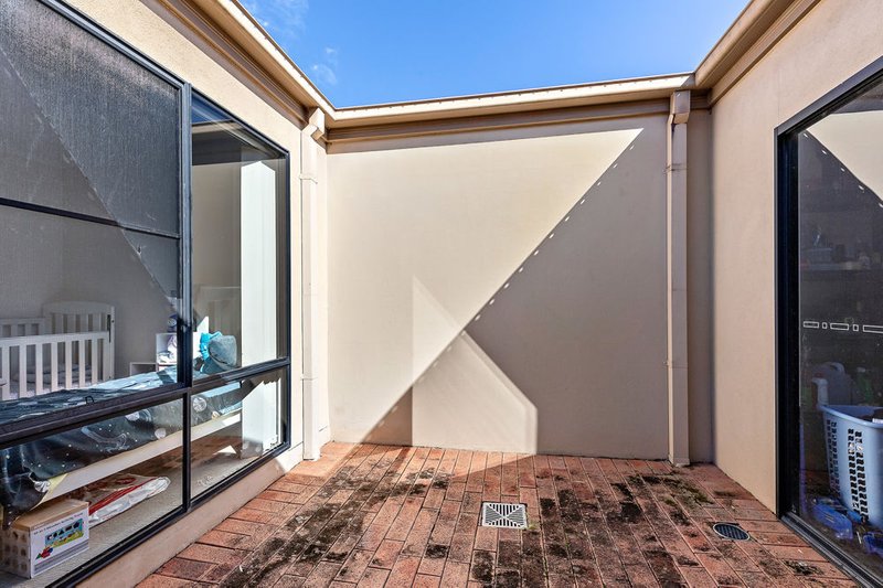 Photo - 27/24 Amsonia Court, Arundel QLD 4214 - Image 11